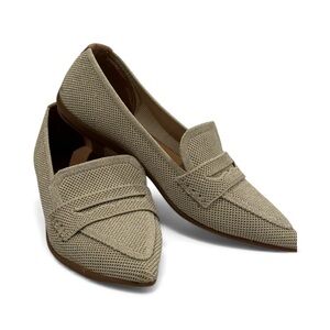 Aerosole Elegant Beige Loafers for Women NEW size 8